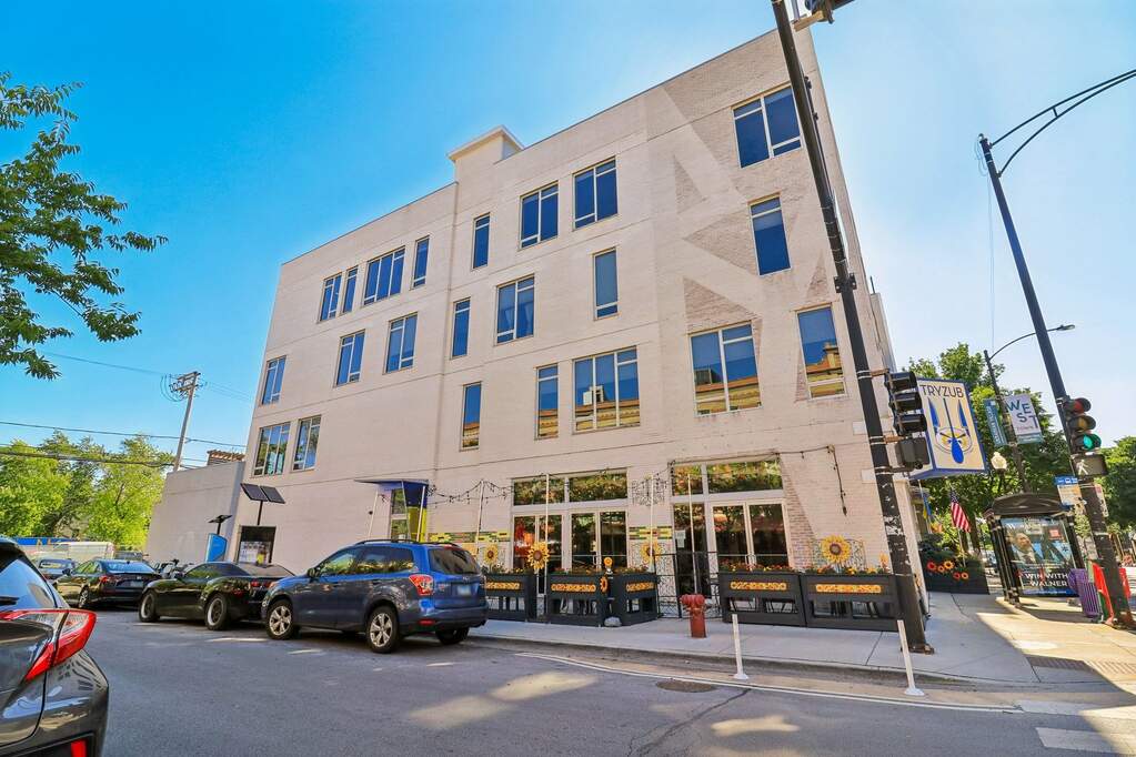 756 N. Leavitt St